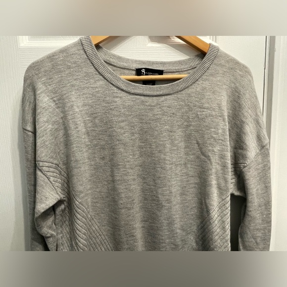 Alison Sheri Women’s Knit Sweater Top w/ Front Pockets size Medium Gray - Picture 4 of 9